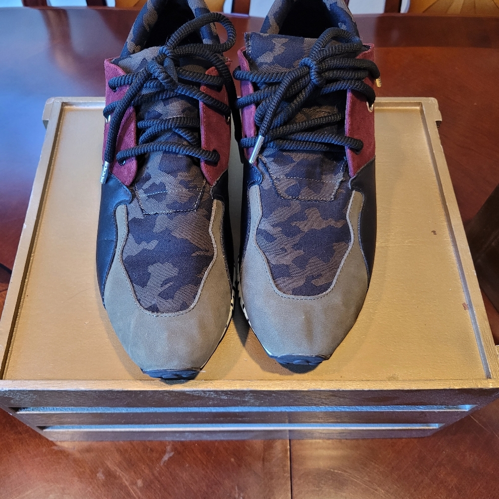 Steve Madden Skeakers (Shoes Only) - Picture 2 of 6